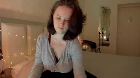 Violet online show from September 16, 4:10 pm