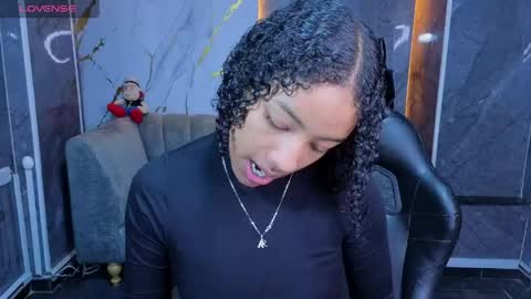 violeth_b online show from June 1, 12:50 pm