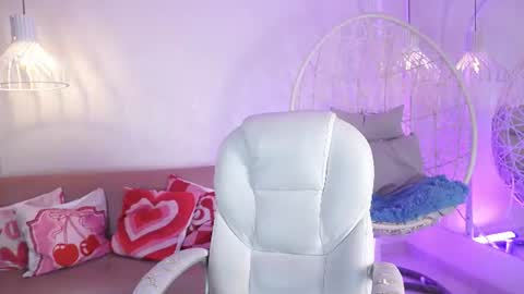 violetjonesx online show from June 16, 11:36 am