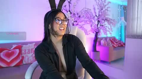 violetjonesx online show from July 6, 11:40 am