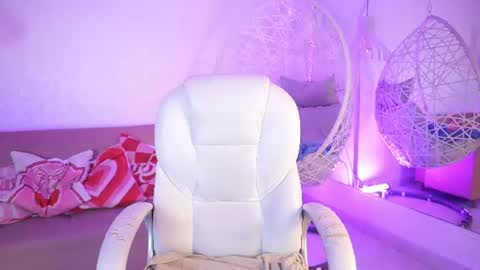 violetjonesx online show from June 23, 11:50 am