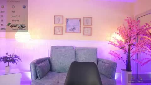 violetjonesx online show from July 7, 11:36 am