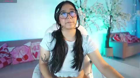 violetjonesx online show from July 4, 11:47 am