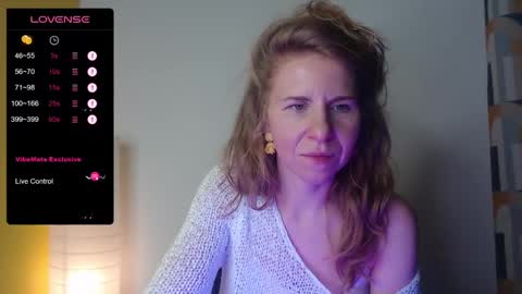 Snapshot of violetplath chatting on December 6, 11:30 pm Violet  next stream December 6 online show from December 6, 11:30 pm