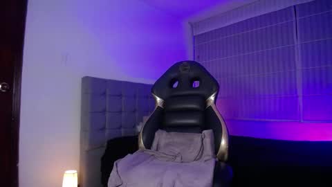 Snapshot of violett_queen122 chatting on September 23, 2:38 am violett_queen122 online show from September 23, 2:38 am
