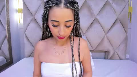 Violett  online show from December 15, 8:05 pm