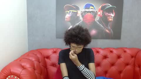 V I O L E T T E  online show from January 14, 3:42 pm