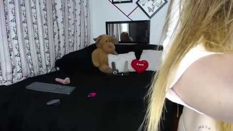 violetta_afrodita online show from October 16, 3:28 am