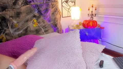 Snapshot of violetta_ficher chatting on October 15, 2:37 am Violetta Ficher online show from October 15, 2:37 am