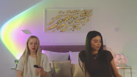 violetta_finch online show from November 5, 10:50 am