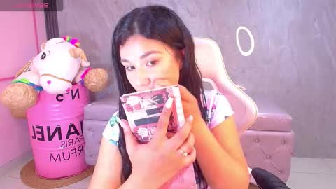 Snapshot of violetta_jhonson_v chatting on October 7, 3:24 am Violetta online show from October 7, 3:24 am