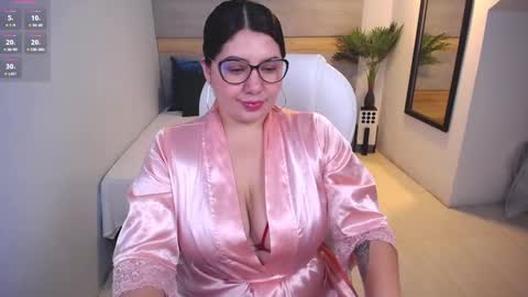 Snapshot of violetta_rainbow chatting on February 22, 10:07 am Violetta online show from February 22, 10:07 am