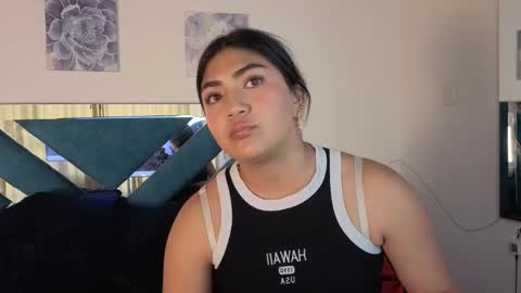 Snapshot of violettabloom1_ chatting on October 15, 8:09 pm violettabloom1_ online show from October 15, 8:09 pm