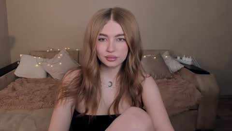 Snapshot of violettaotis chatting on February 4, 11:27 am ViolettaOtis online show from February 4, 11:27 am