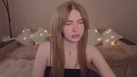 ViolettaOtis online show from April 13, 12:09 pm