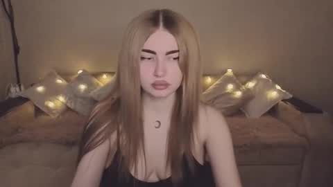 ViolettaOtis online show from November 12, 12:18 pm