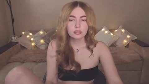 ViolettaOtis online show from October 21, 1:16 pm