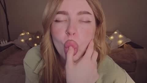 ViolettaOtis online show from April 9, 3:07 pm