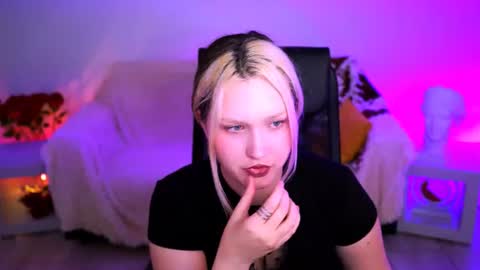 Violett online show from July 6, 8:44 am