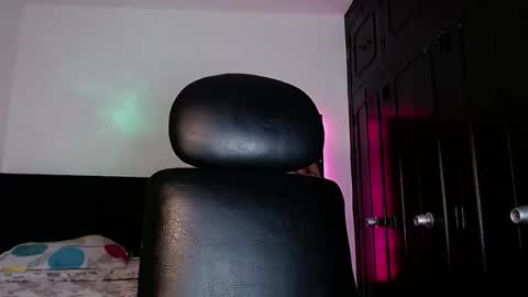 Snapshot of violetwitch05 chatting on September 9, 5:07 am Violet online show from September 9, 5:07 am