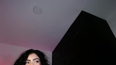Snapshot of violetwitch05 chatting on October 7, 11:34 pm Violet online show from October 7, 11:34 pm
