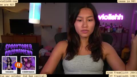 Snapshot of violishh chatting on October 2, 12:42 am follow me on twitter violishh and ig violishh  online show from October 2, 12:42 am