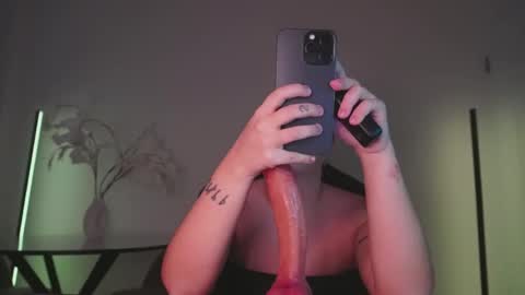Snapshot of viollasinzz chatting on September 23, 4:50 am Violla online show from September 23, 4:50 am