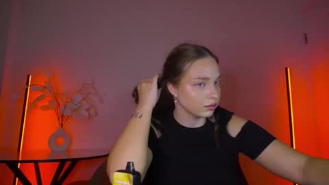 Snapshot of viollasinzz chatting on September 12, 4:03 am Violla online show from September 12, 4:03 am