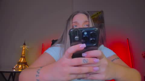 Snapshot of viollasinzz chatting on February 26, 3:43 pm Violla online show from February 26, 3:43 pm