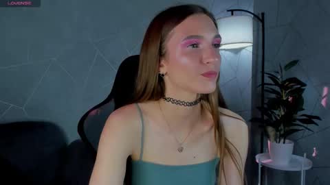 Snapshot of virdjinia_green chatting on September 23, 8:52 am Virdjinia online show from September 23, 8:52 am