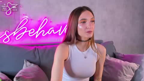Snapshot of virdjinia_green chatting on October 8, 9:37 am Virdjinia online show from October 8, 9:37 am