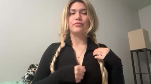 Virgngirl online show from June 4, 1:44 am