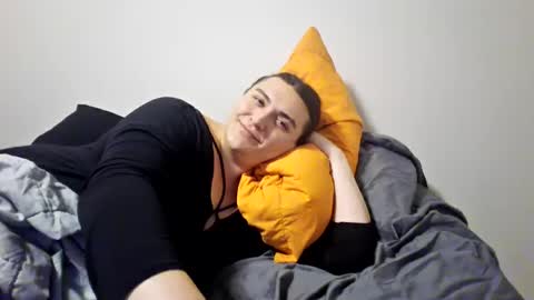 priscilla online show from October 1, 4:33 am