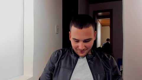 Vito Ferrer online show from February 26, 1:46 am