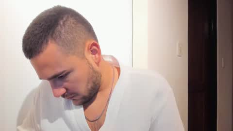 Vito Ferrer online show from March 12, 1:03 am