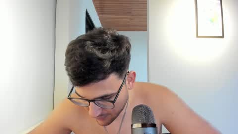 Vito Ferrer online show from September 26, 7:44 pm