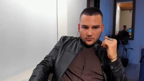 Vito Ferrer online show from March 4, 11:00 pm