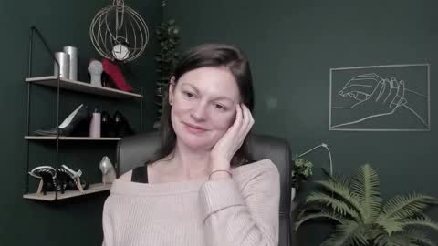 Vivian online show from February 4, 8:40 am