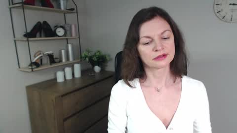 Vivian online show from February 13, 2:20 pm