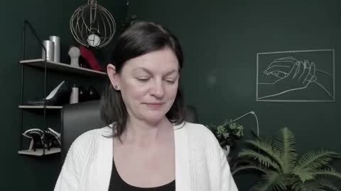 Vivian online show from February 5, 8:40 am