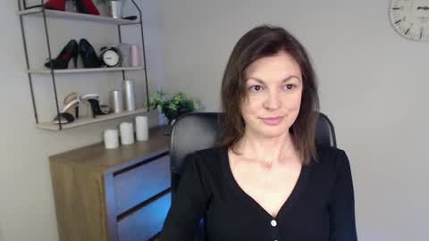 Vivian online show from February 12, 10:35 am