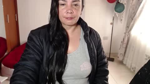 vivian_milf_paint online show from December 3, 2:29 pm
