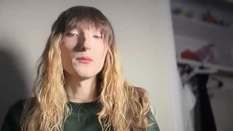 vivian layy online show from May 21, 6:14 pm
