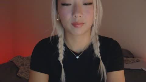 vivianwinters online show from November 2, 12:32 am