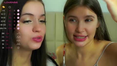 Snapshot of vivid_girls chatting on September 10, 7:20 am Nelly and Mari online show from September 10, 7:20 am