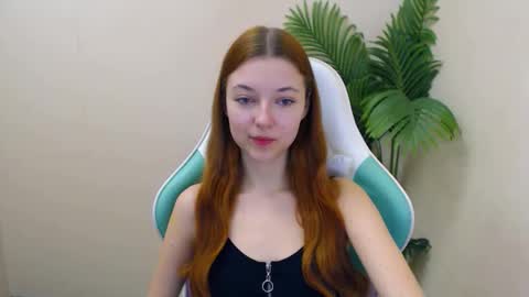 Snapshot of vivien_leight chatting on February 11, 12:47 pm Vivien online show from February 11, 12:47 pm