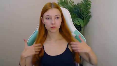 Snapshot of vivien_leight chatting on October 20, 6:13 pm Vivien online show from October 20, 6:13 pm