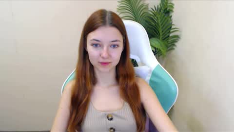 Snapshot of vivien_leight chatting on December 13, 6:59 pm Vivien online show from December 13, 6:59 pm