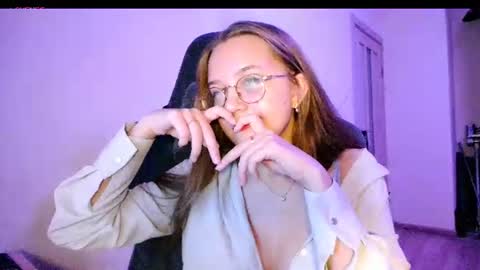 vivivivikkie online show from August 5, 9:56 pm