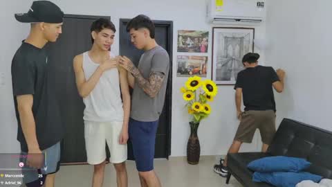 voyeurism_guys online show from May 24, 11:44 pm